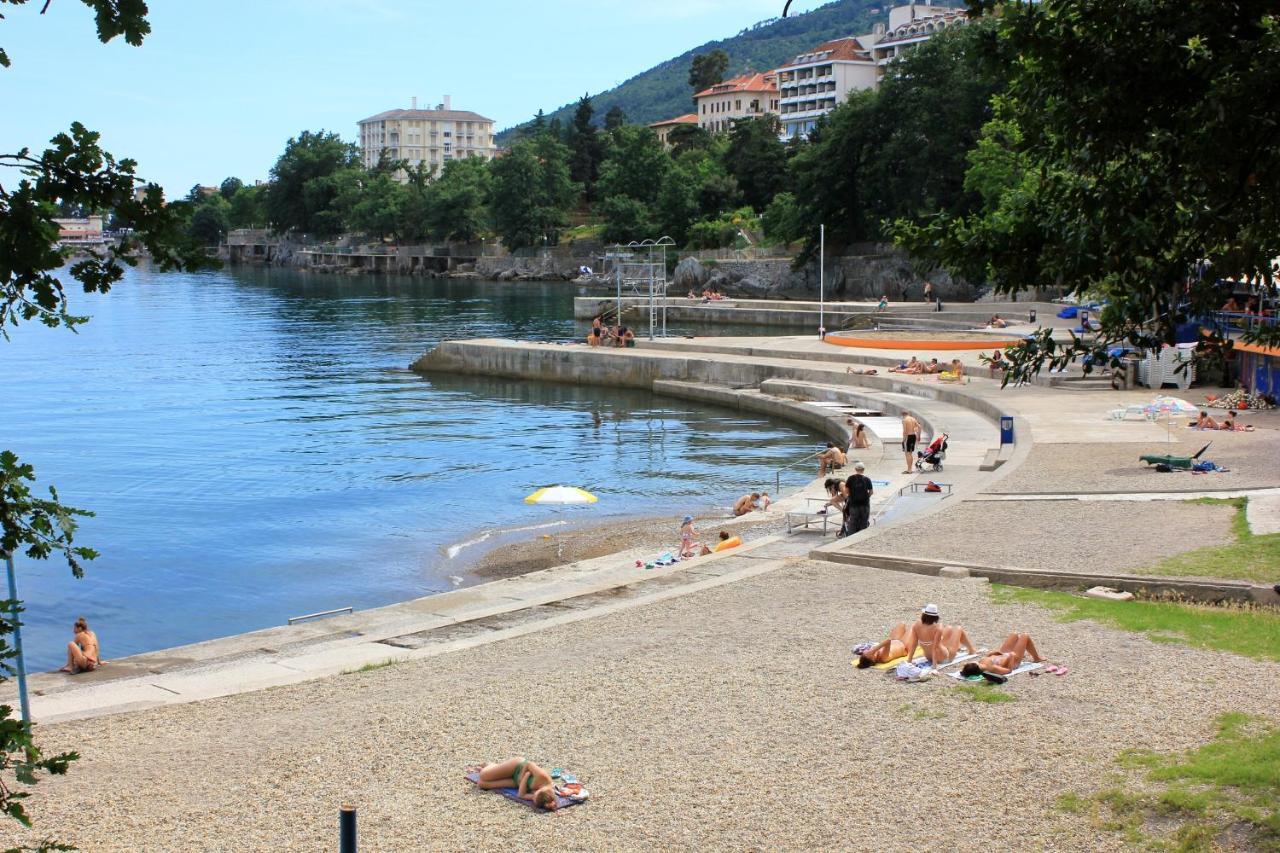 Apartments With A Parking Space Lovran, Opatija - 7705 Dış mekan fotoğraf